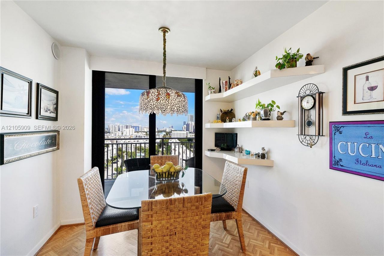 210 174th St, Unit 1610, Sunny Isles Beach, FL 33160 Photo