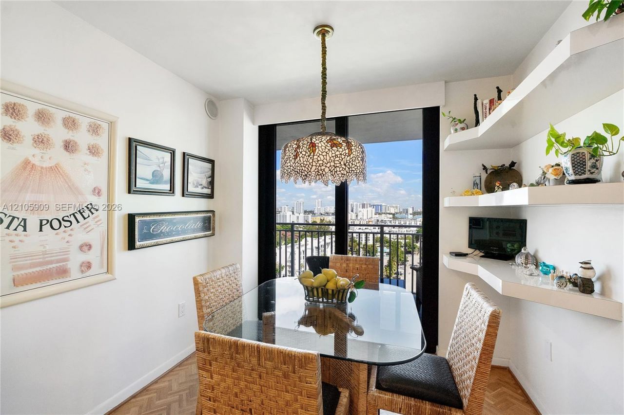 210 174th St, Unit 1610, Sunny Isles Beach, FL 33160 Photo