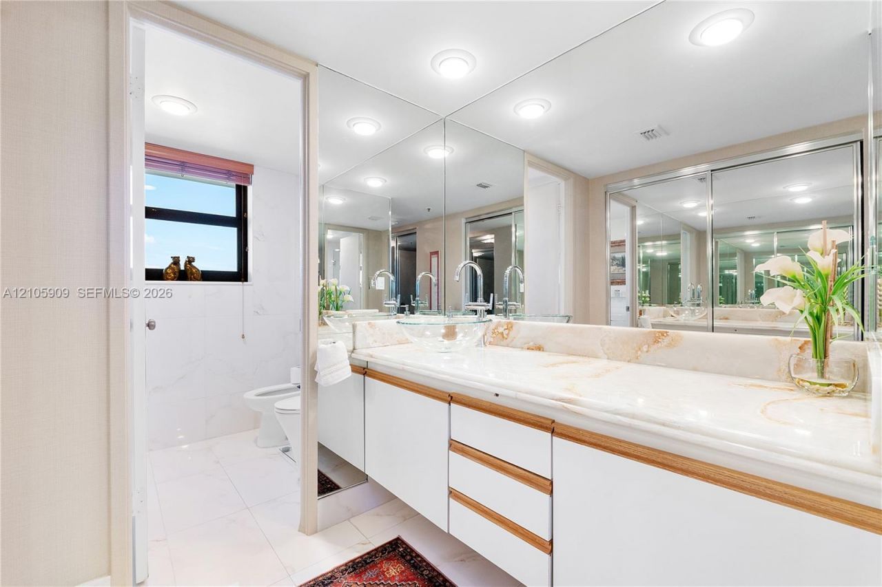 210 174th St, Unit 1610, Sunny Isles Beach, FL 33160 Photo