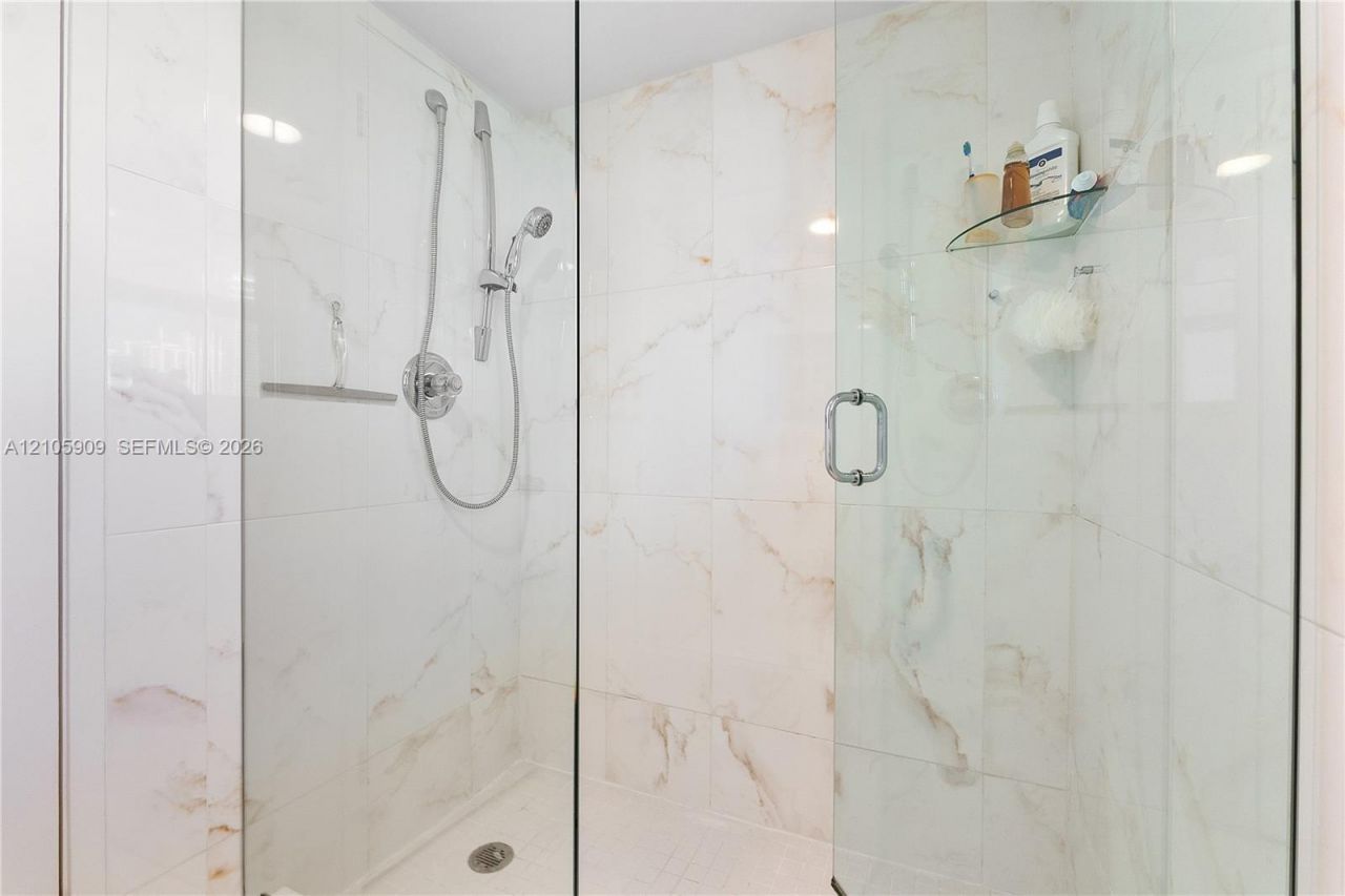 210 174th St, Unit 1610, Sunny Isles Beach, FL 33160 Photo