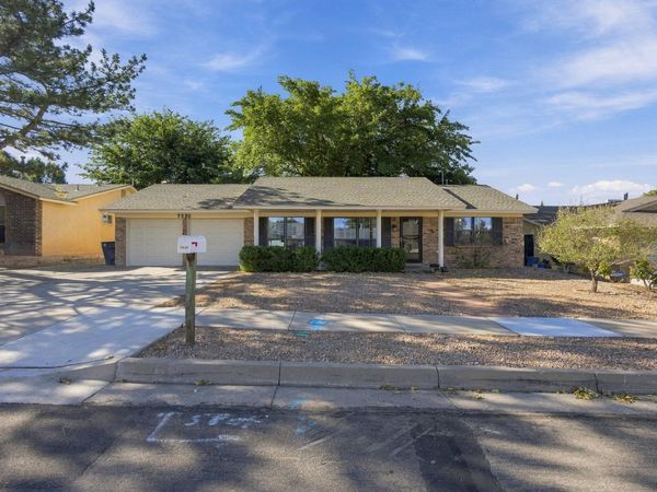 7230 Luella Anne Drive NE, Albuquerque, NM 87109