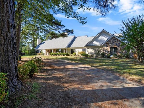 3905 E State Highway 3 , Idabel, OK 74745