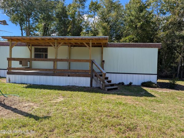 203 6TH Way, Interlachen, FL 32148