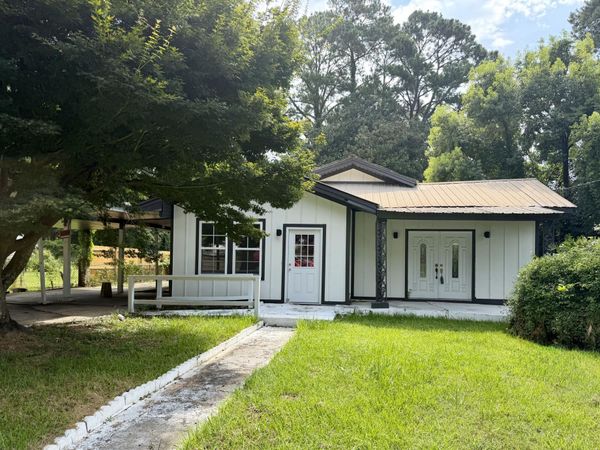 612 John St., Hattiesburg, MS 39401