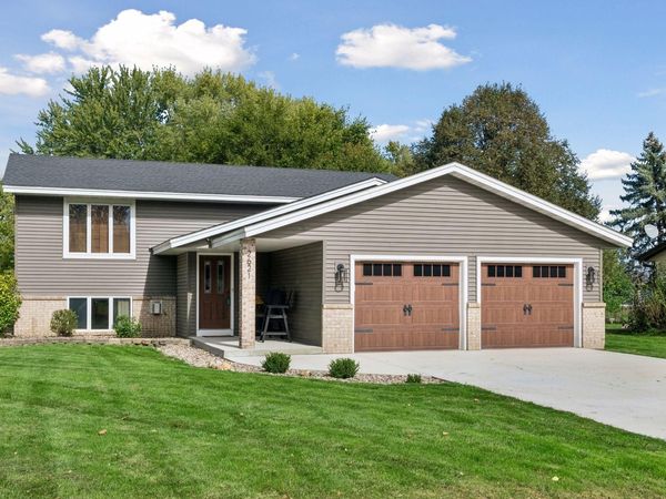 2621 Emerald Lane, Shakopee, MN 55379