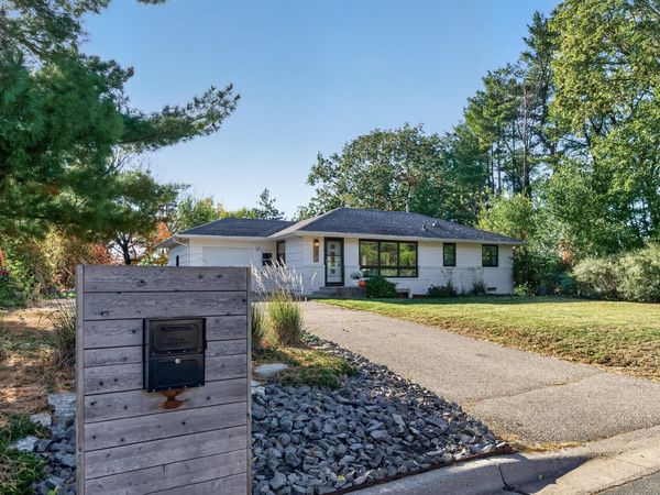 9812 Dellridge Road, Bloomington, MN 55425