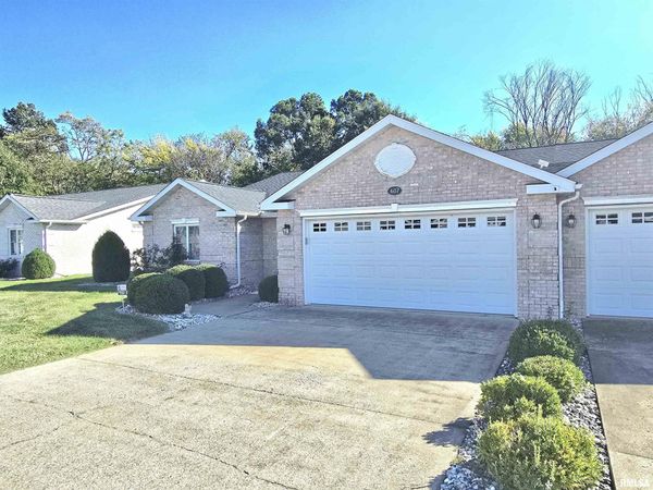 607 Lake Harbor Drive, Marion, IL 62959