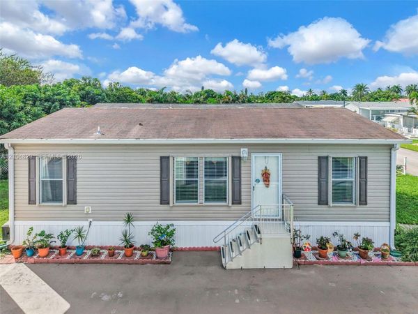 1880 SW 83rd Ter , Davie, FL 33324