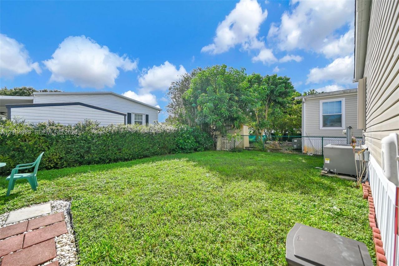 1880 SW 83rd Ter, Davie, FL 33324 Photo