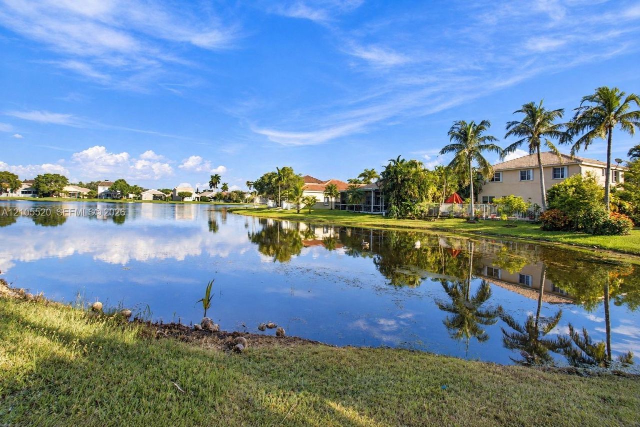 649 Willow Bend Rd, Weston, FL 33327 Photo