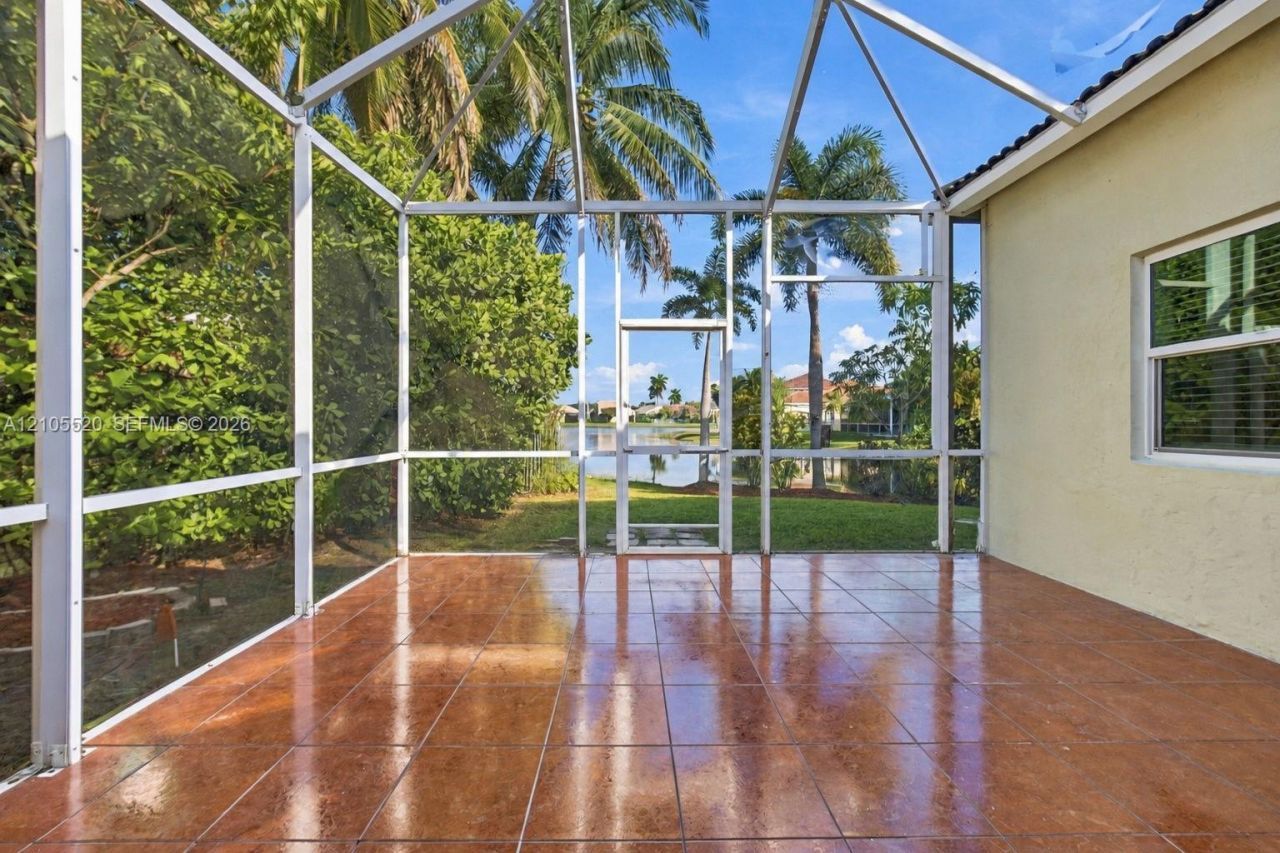 649 Willow Bend Rd, Weston, FL 33327 Photo