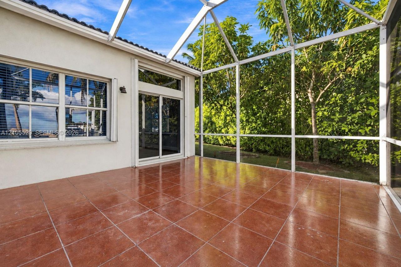 649 Willow Bend Rd, Weston, FL 33327 Photo