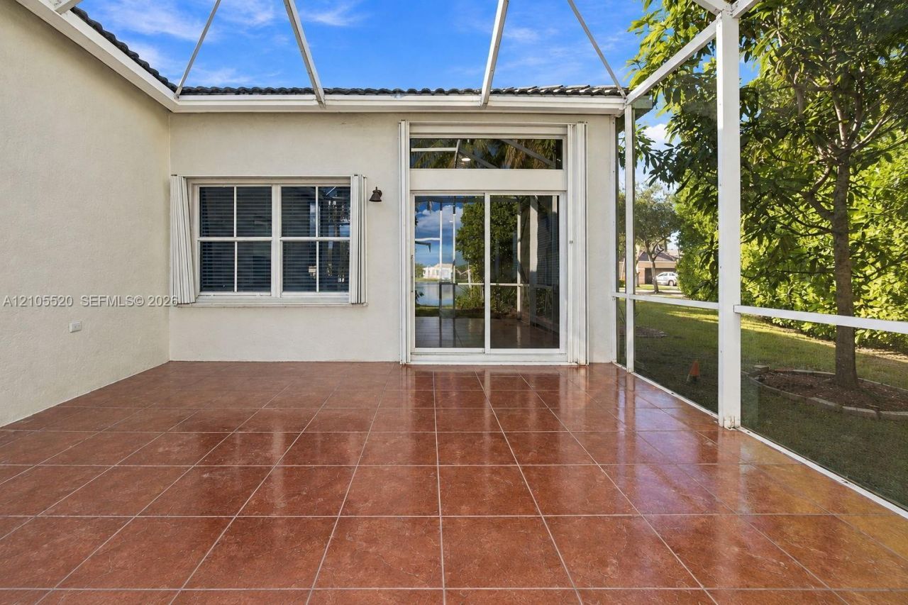649 Willow Bend Rd, Weston, FL 33327 Photo