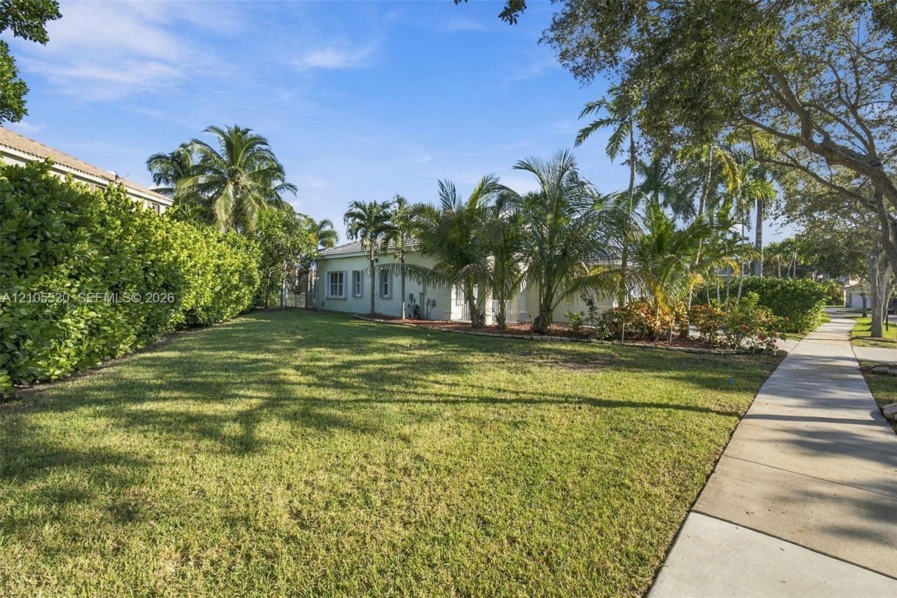 649 Willow Bend Rd, Weston, FL 33327 Photo
