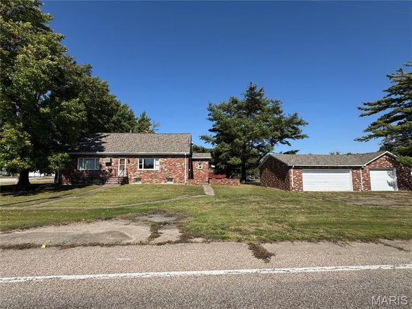 401 Springfield Road , Gillespie, IL 62033