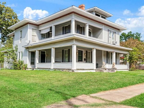 334 W Washington Street, Paris, TX 75460