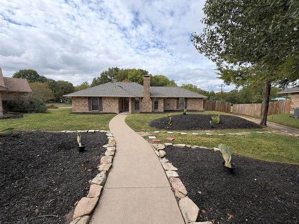 219 N Beltwoods Drive, DeSoto, TX 75115