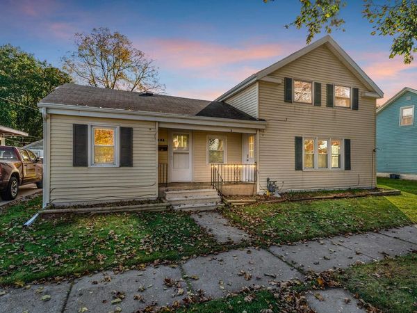 208 N SUPERIOR STREET, De Pere, WI 54115