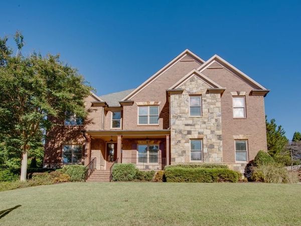 545 Settles Brook Court , Suwanee, GA 30024