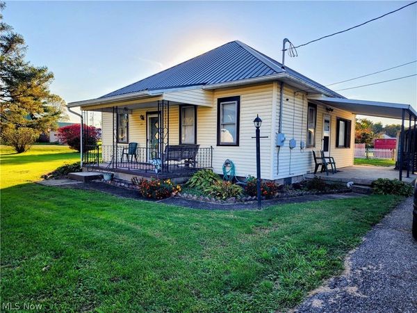 221 Washington Street , Coshocton, OH 43812