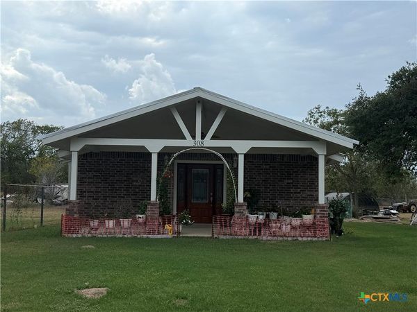 308 Nash Street , Cuero, TX 77954