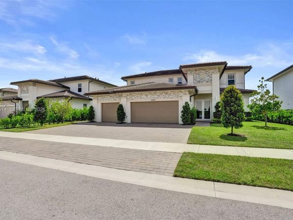 12240 SW 44th Ct , Davie, FL 33330