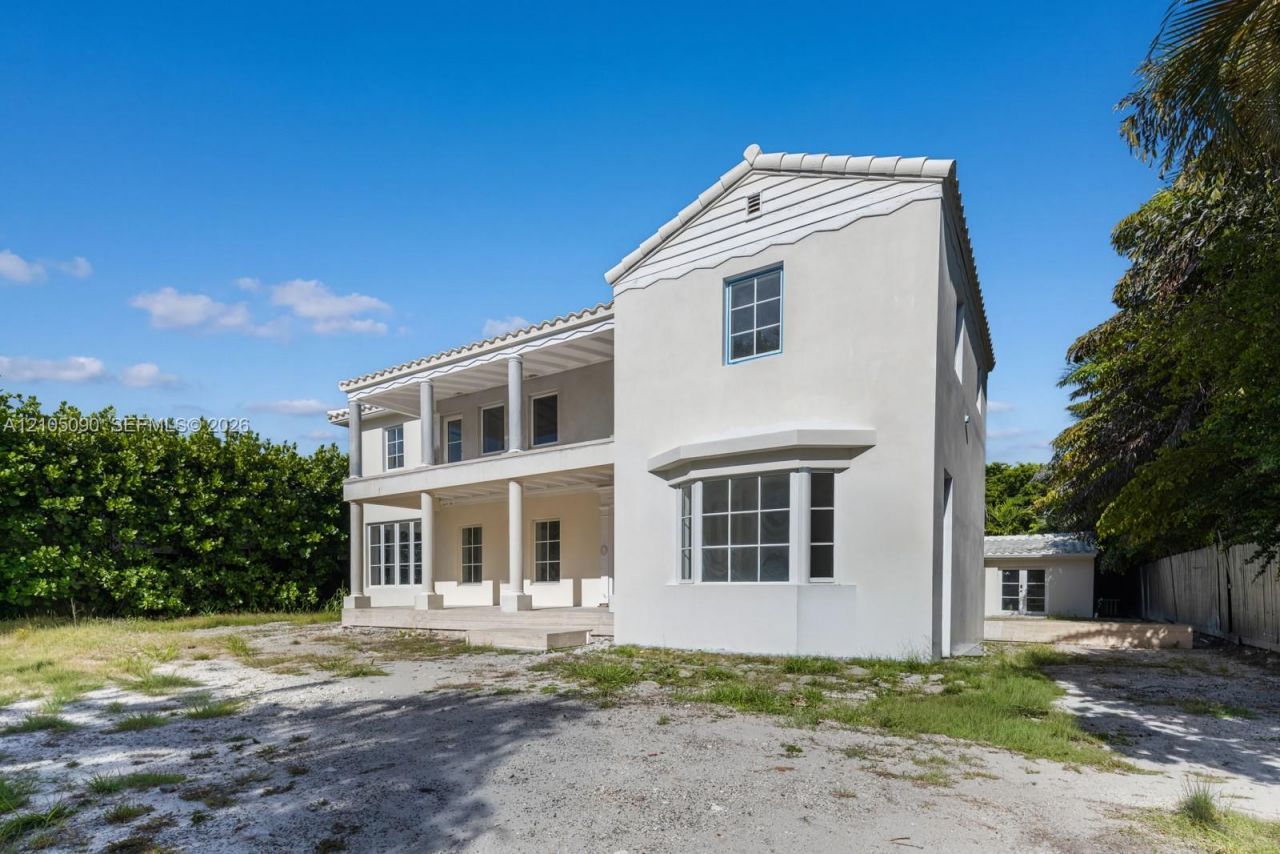 2534 Flamingo Dr, Miami Beach, FL 33140 Photo