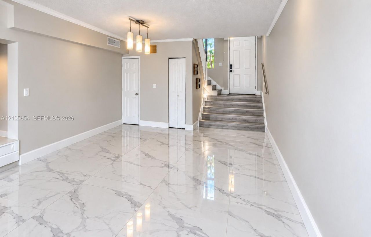 454 NW 97th Pl , Miami, FL 33172 Photo