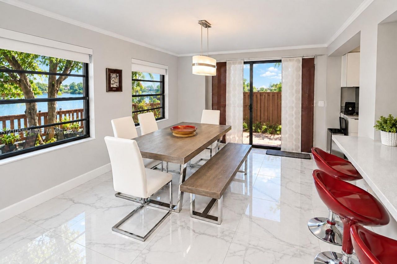454 NW 97th Pl , Miami, FL 33172 Photo