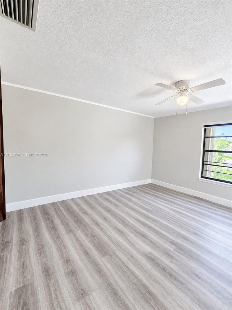 454 NW 97th Pl , Miami, FL 33172 Photo
