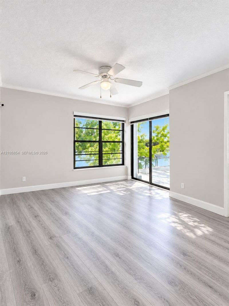 454 NW 97th Pl , Miami, FL 33172 Photo