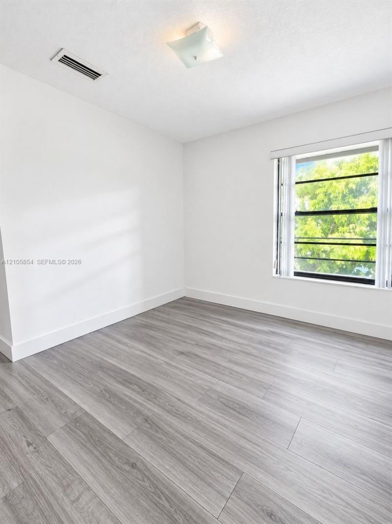 454 NW 97th Pl , Miami, FL 33172 Photo