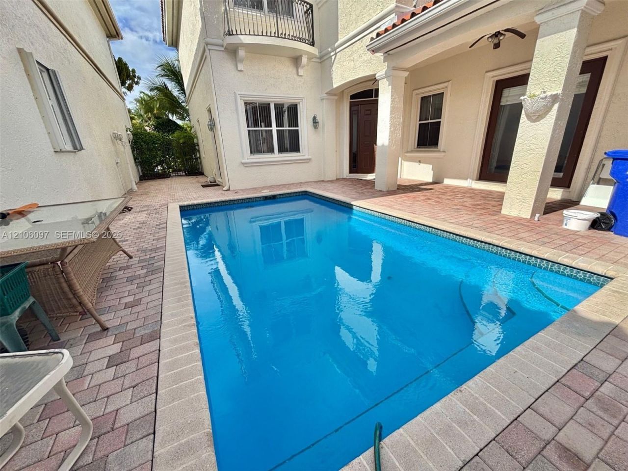 1141 Waterside Ln , Hollywood, FL 33019 Photo