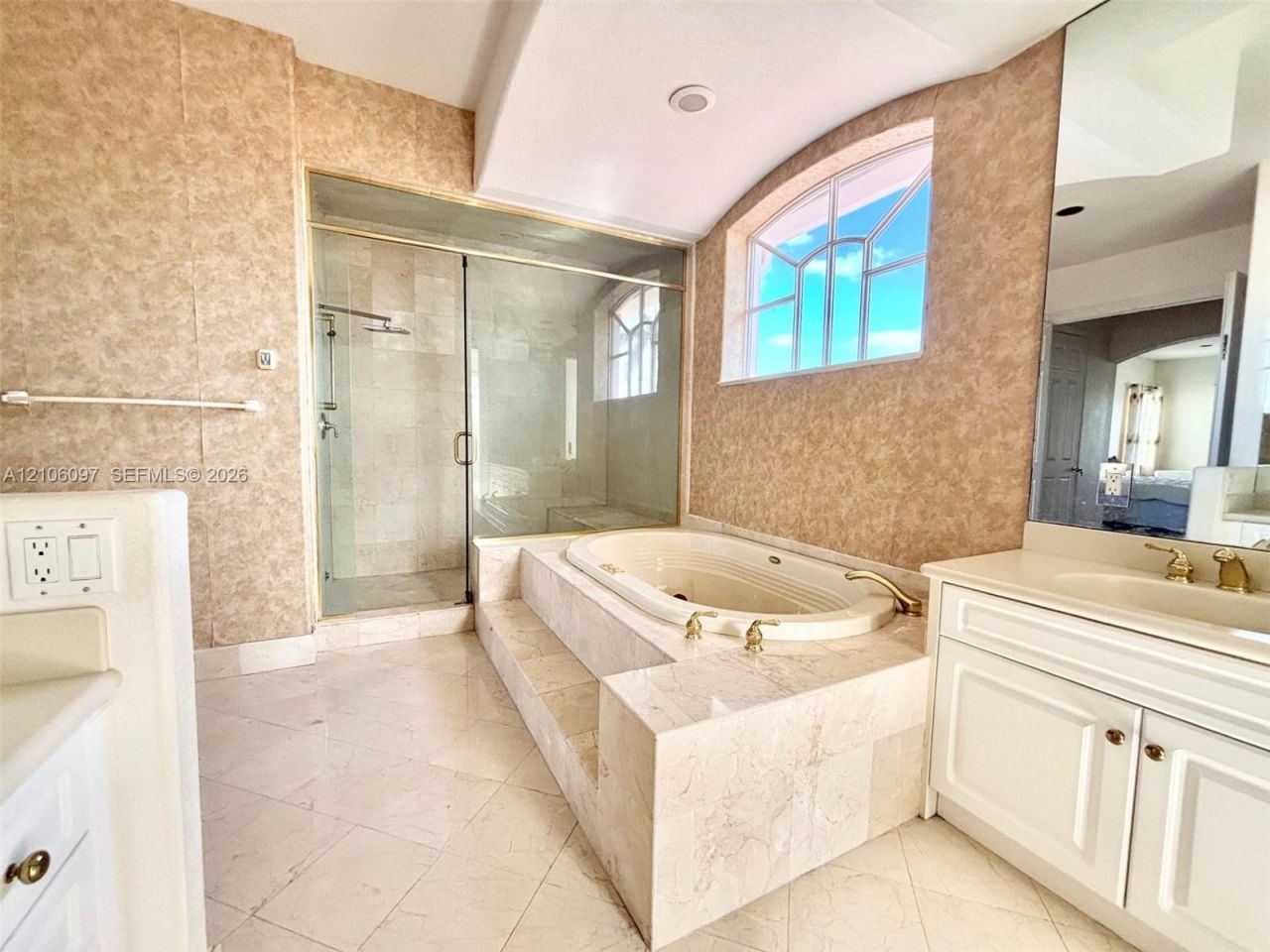 1141 Waterside Ln , Hollywood, FL 33019 Photo