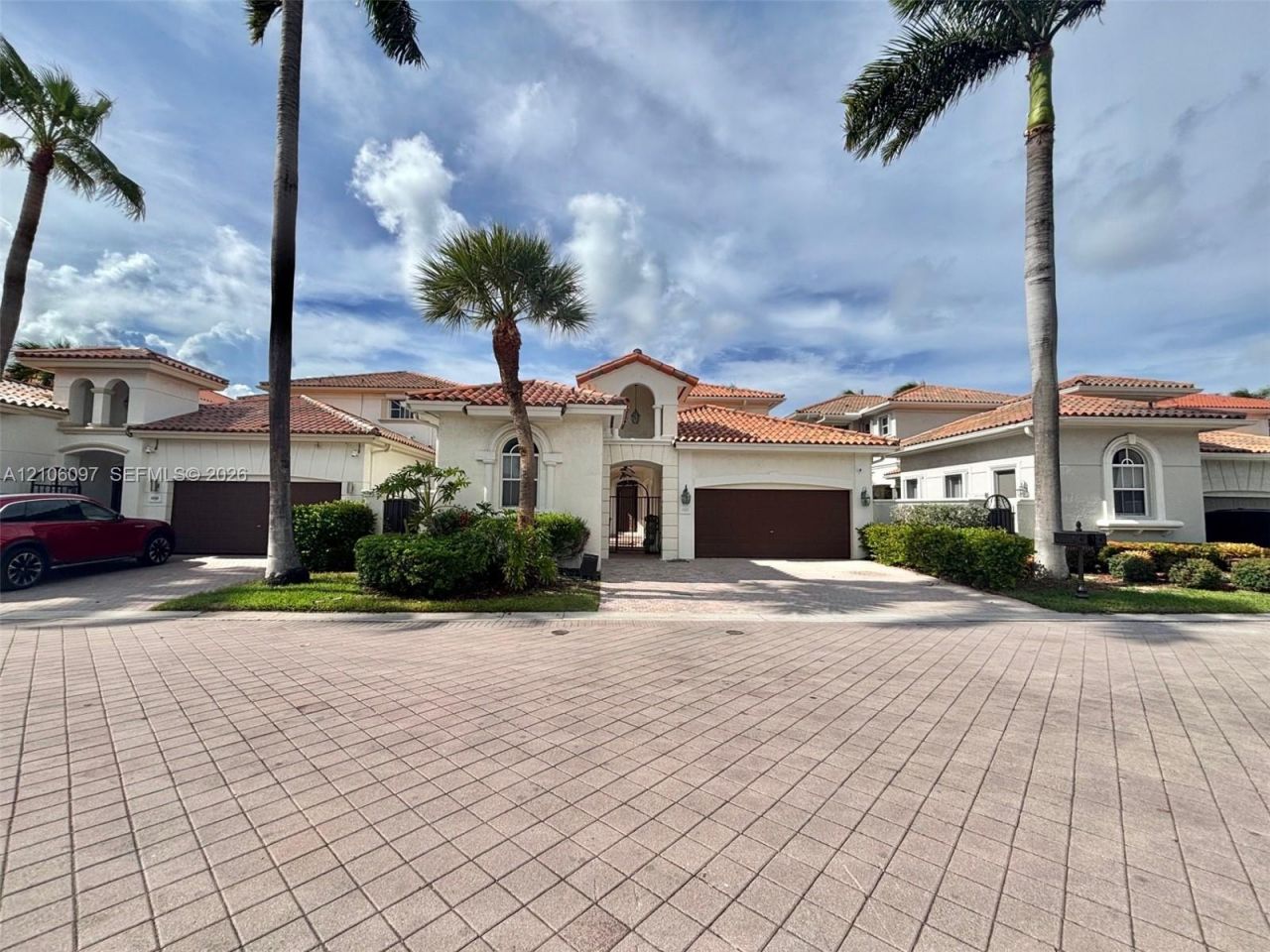 1141 Waterside Ln , Hollywood, FL 33019 Photo