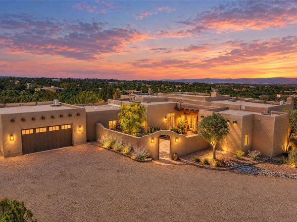 16 B Camino Calabasas , Santa Fe, NM 87506