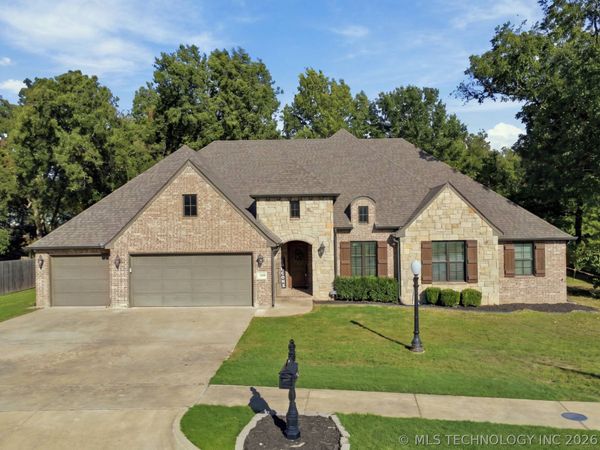 1500 Forest Hill Drive , Claremore, OK 74017