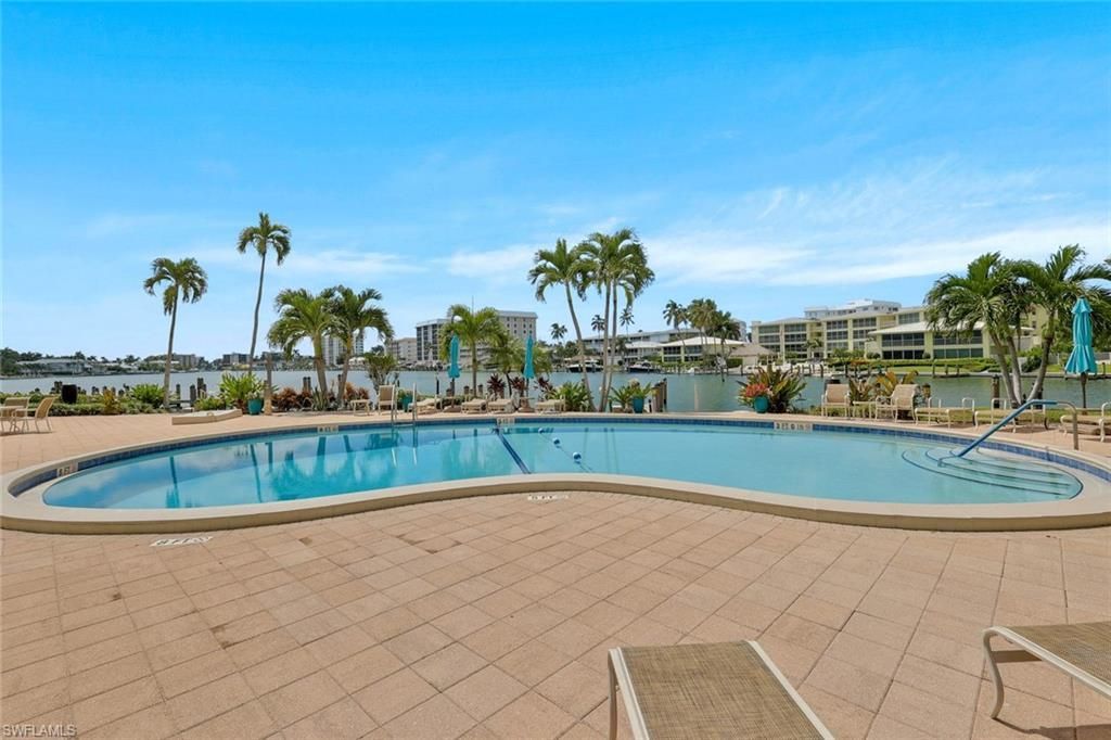222 Harbour Dr , Unit 407, Naples, FL 34103 Photo