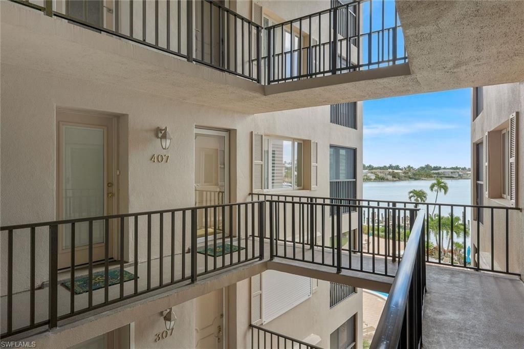 222 Harbour Dr , Unit 407, Naples, FL 34103 Photo