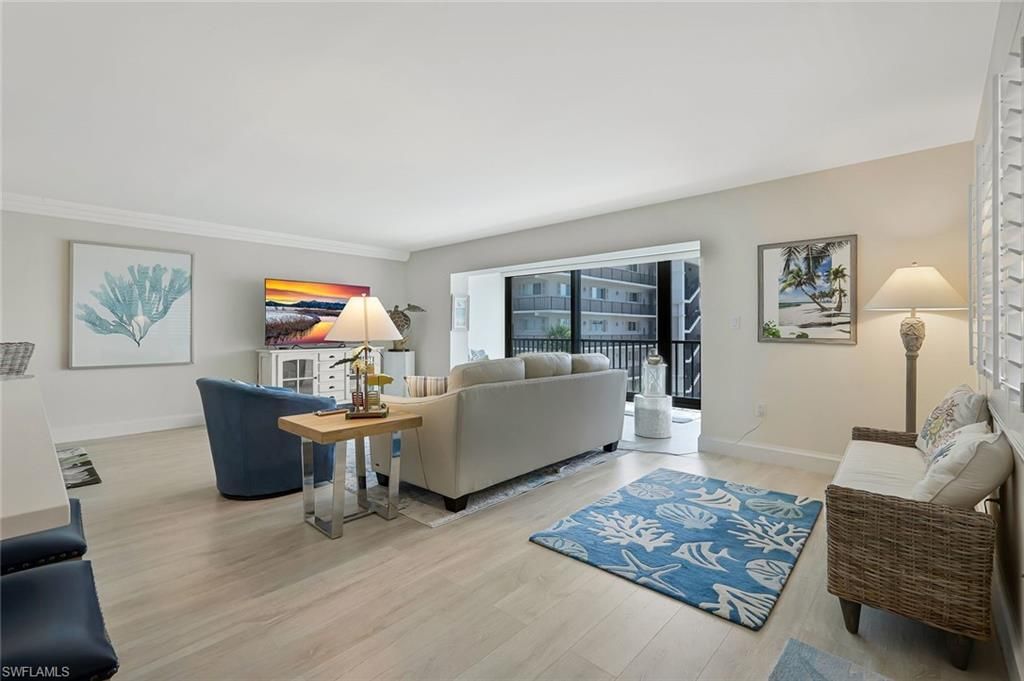 222 Harbour Dr , Unit 407, Naples, FL 34103 Photo