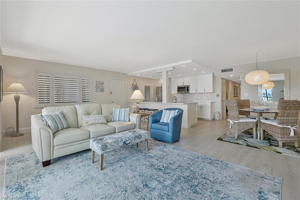 222 Harbour Dr , Unit 407, Naples, FL 34103 Photo