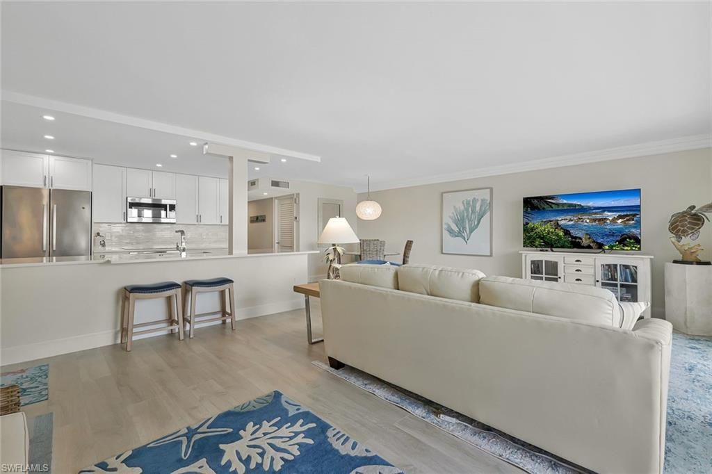 222 Harbour Dr , Unit 407, Naples, FL 34103 Photo