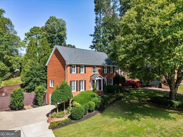 129 N Lakeside Drive NW, Kennesaw, GA 30144