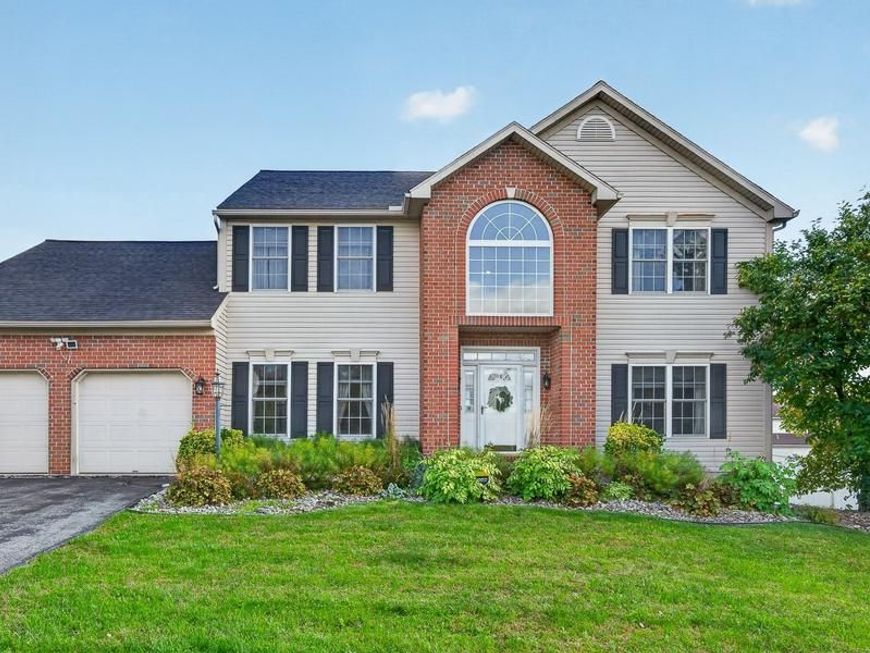 226 Loyalsock Drive, Douglassville, PA 19518 Main Photo