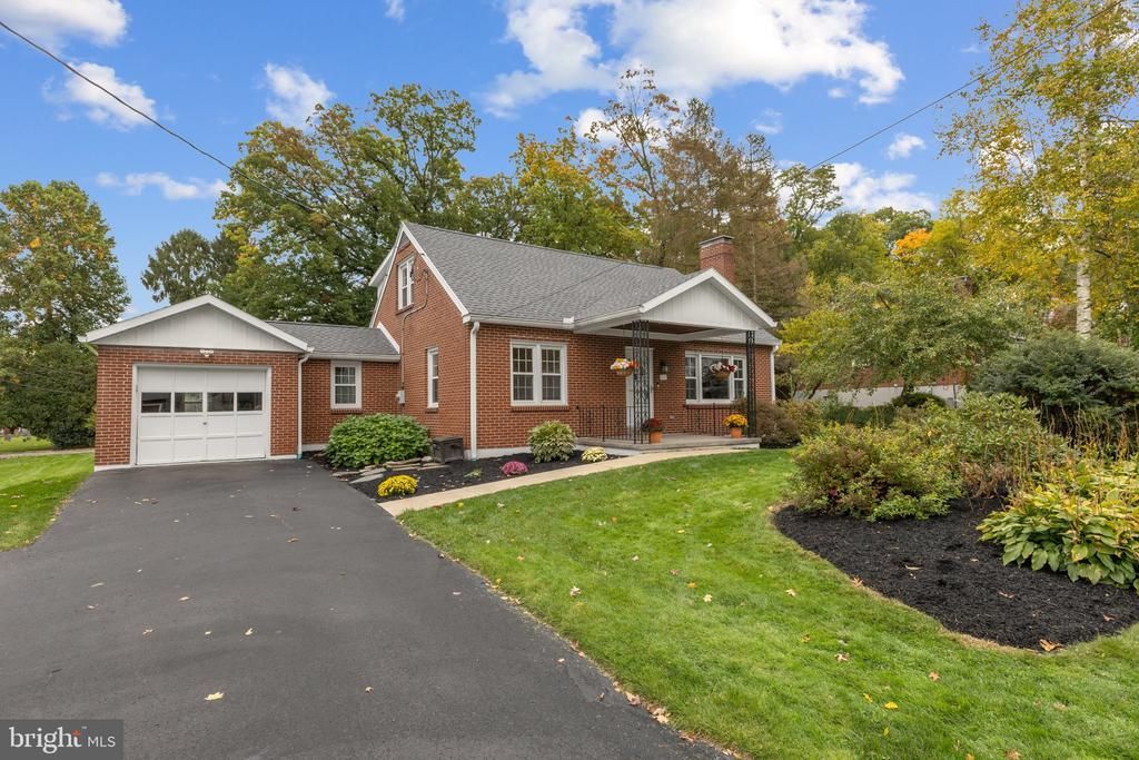 117 DEEPWOOD DRIVE , PINE GROVE MILLS, PA 16868