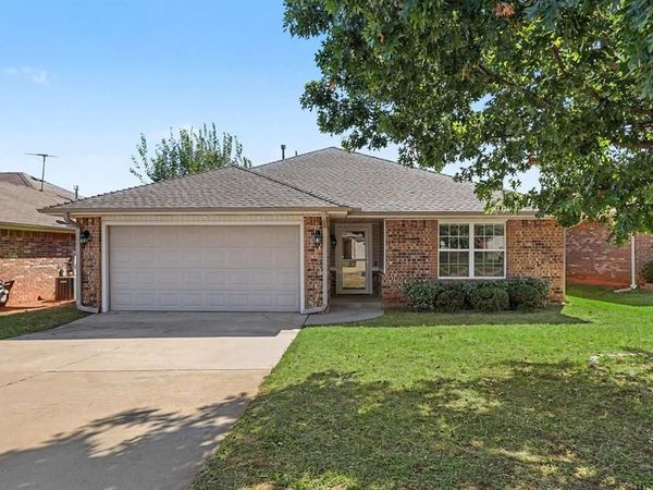824 Crown Heights Lane, Purcell, OK 73080