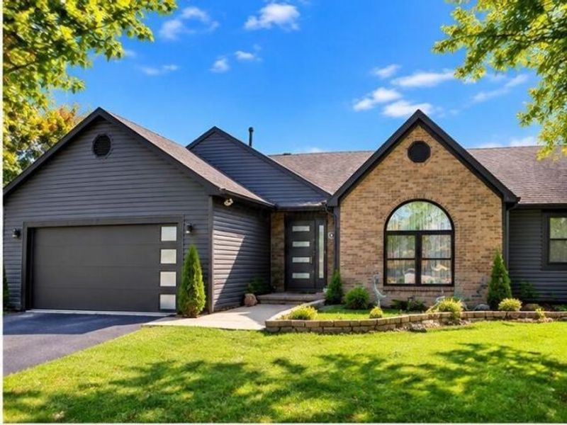 3115 Custer Drive, London, OH 43140 Photo 1