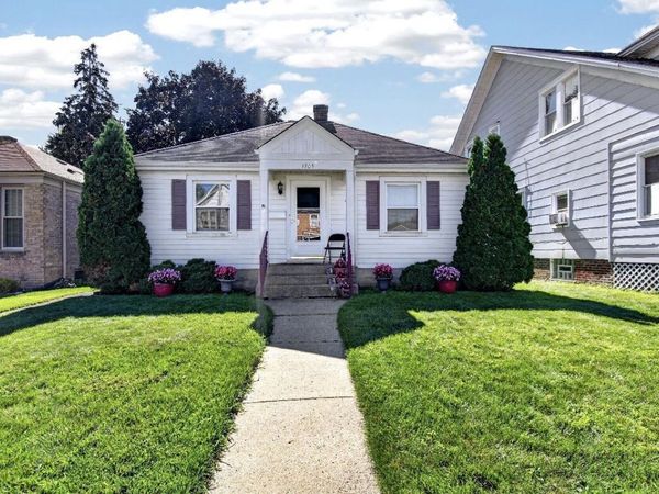 1305 Walton AVENUE, Racine, WI 53402