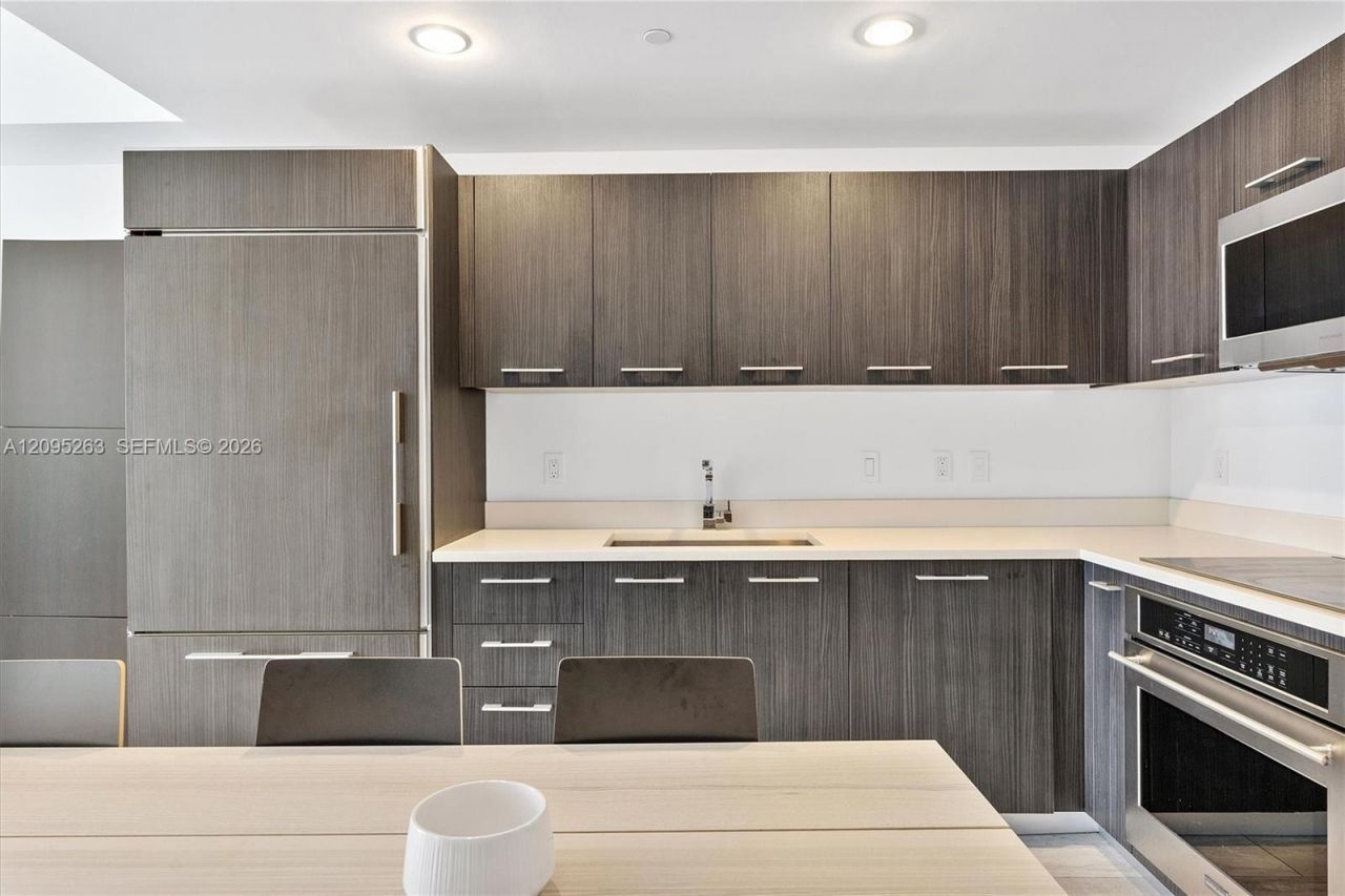 45 SW 9th St , Unit 1005, Miami, FL 33130 Photo