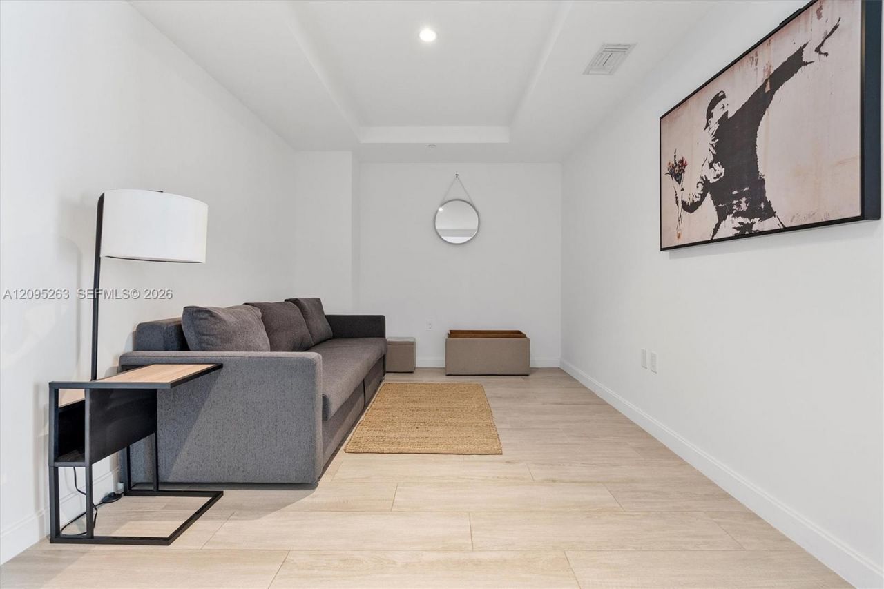 45 SW 9th St , Unit 1005, Miami, FL 33130 Photo
